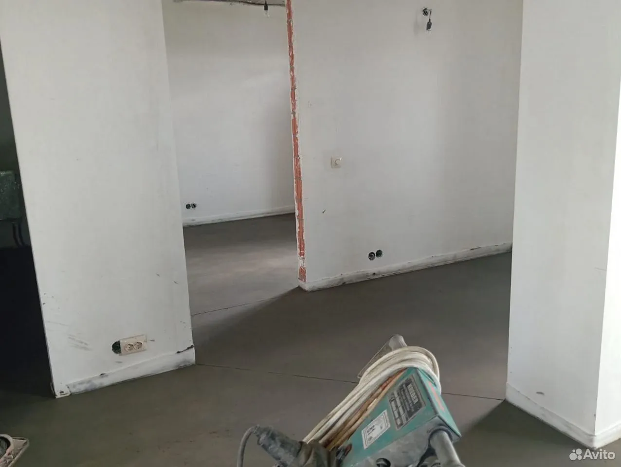 Стяжка пола в нескольких комнатах